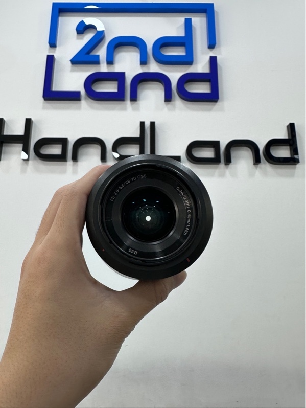 Lens Sony FE 28-70mm f/3.5-5.6 OSS - Màu đen - Ngoại hình 97% - Cao su hơi giãn, chữ phai màu nhẹ - Body