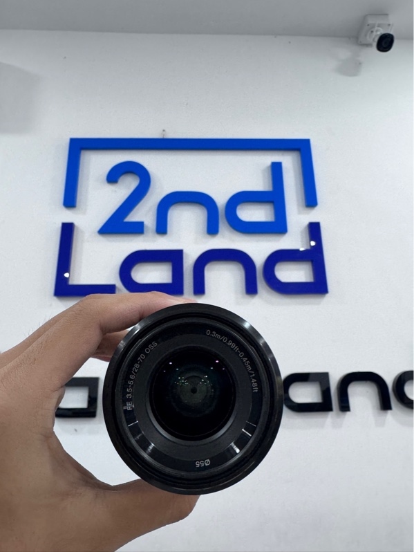 Lens Sony FE 28-70mm f/3.5-5.6 OSS - Màu đen - Ngoại hình 97% - thân, xuống màu - Kèm 2 cap