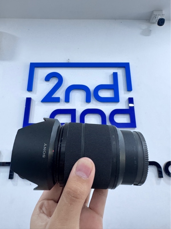 Lens Sony FE 28-70mm f3.5-5.6 OSS - Màu đen - Ngoại hình 97% - Trầy xước - Body