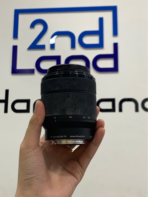 Lens Sony fe 3.5-5.6/ 28-70 oss - Màu đen - Ngoại hình: 97% - Sờn cao su, bụi trong - Body