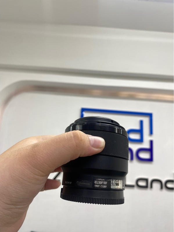 Lens Sony FE 50mm f/1.8 - (model SEL50F18F) - Màu đen - Ngoại hình 97.5% - Body