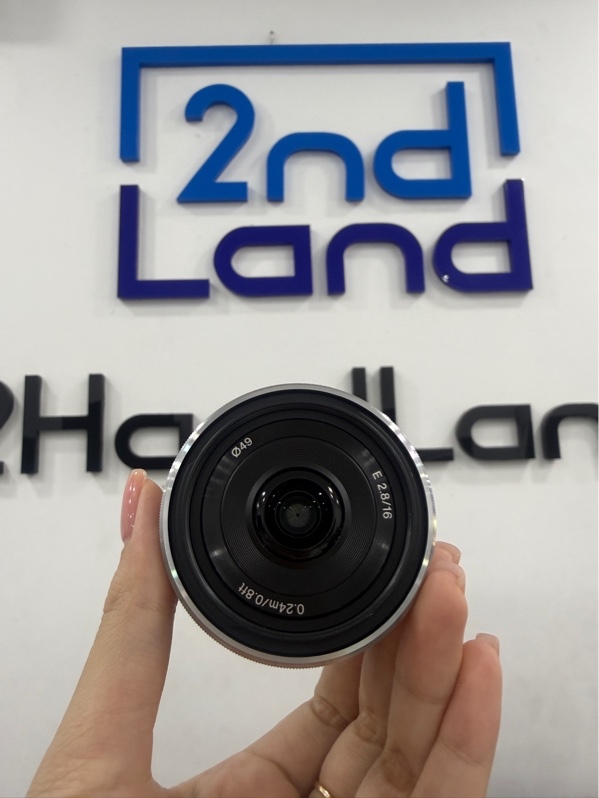 Lens Sony SEL16F28 0.24m/0.8Ft - Màu bạc - Ngoại hình 97% - lens trầy xước - Body