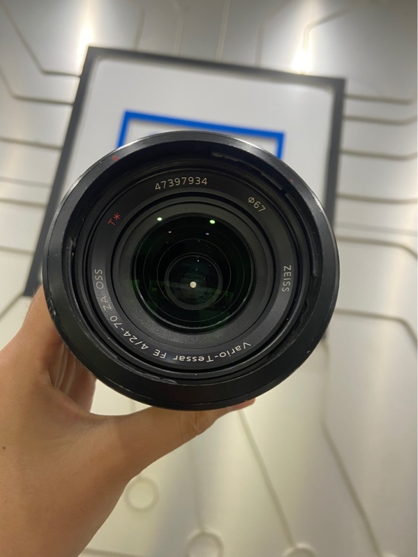Lens Sony Vario-Tessar T* FE 24-70mm f/4 ZA OSS - For Sony E-mount - Màu đen - Ngoại hình: 97% - Xước - Body