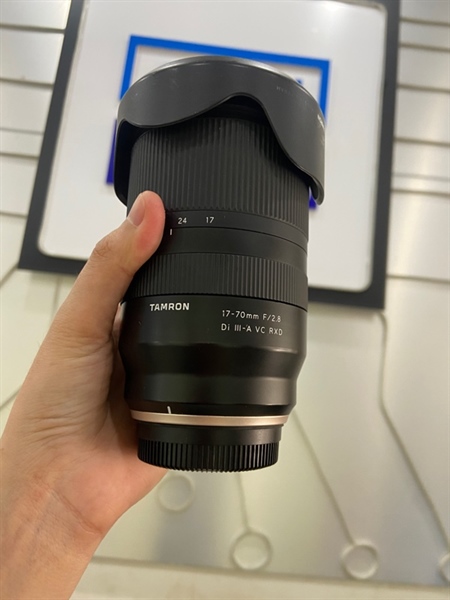 Lens Tamron 17-70 f/2,8 Di III A VC RXD Ngàm Canon EF-S - Màu đen - Ngoại hình: 97.5% - Đủ phụ kiện 1
