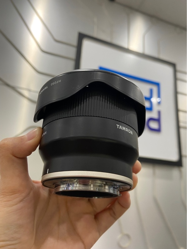 Lens Tamron 20mm f/2.8 Di III OSD M1:2 for Sony ngàm E - Màu đen - Ngoại hình: 98% - Body