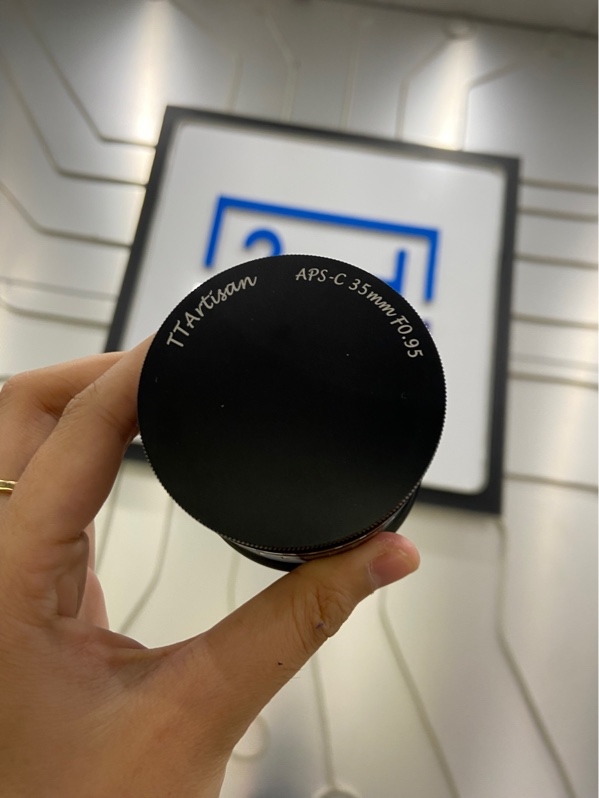 Lens TTArtisan 35mm F0.95 - Sony Ngàm E - Màu đen - Ngoại hình: 98% - Kèm Box
