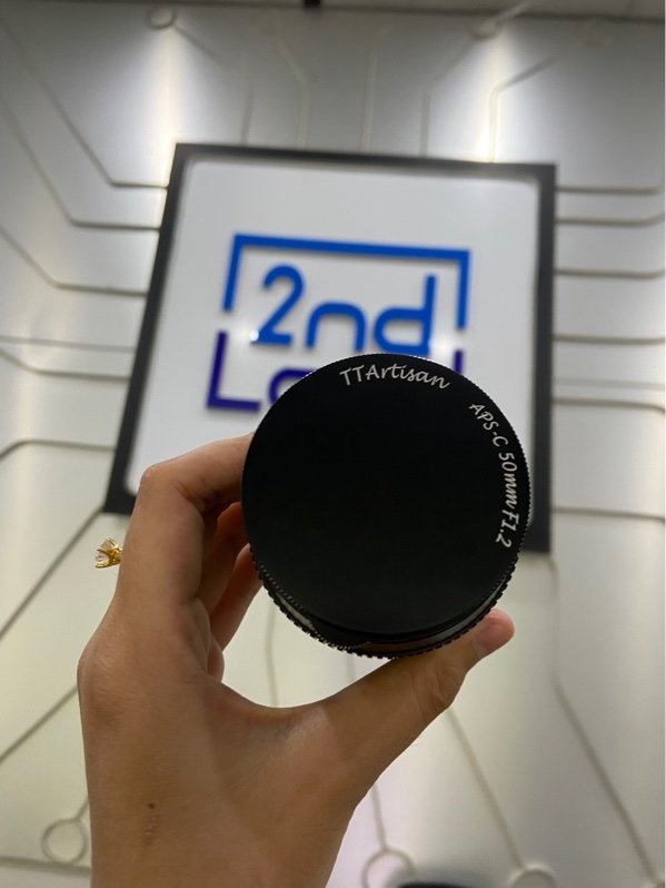 Lens TTArtisan 50mm f/1.2 Fujiflim fx - Màu đen - Ngoại hình: 98% - Kèm Box