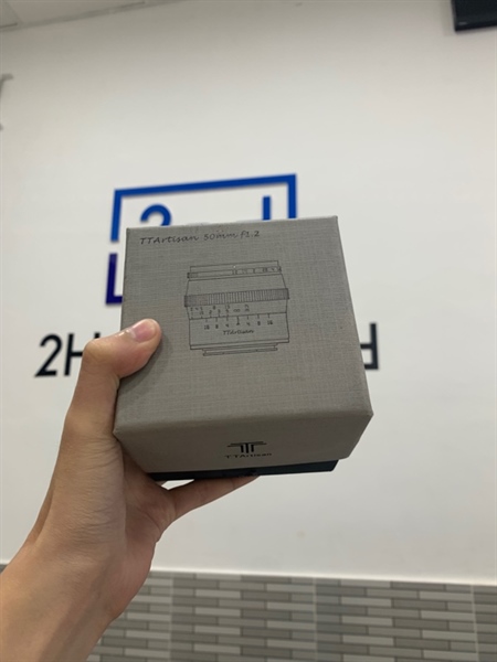 Lens TTartisan - 50mm F1.2 For Fujiflim -Màu đen - Ngoại hình: 97% - Bụi trong nhẹ - Box