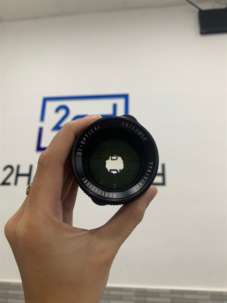 Lens TTartisan - 50mm F1.2 For Fujiflim -Màu đen - Ngoại hình: 97% - Bụi trong nhẹ - Box 3