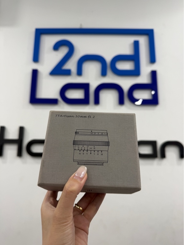 Lens TTartisan 50mm F1.2 - Ngàm Fx len MF - Màu đen - Ngoại hình 98% - bụi trong - Kèm Box