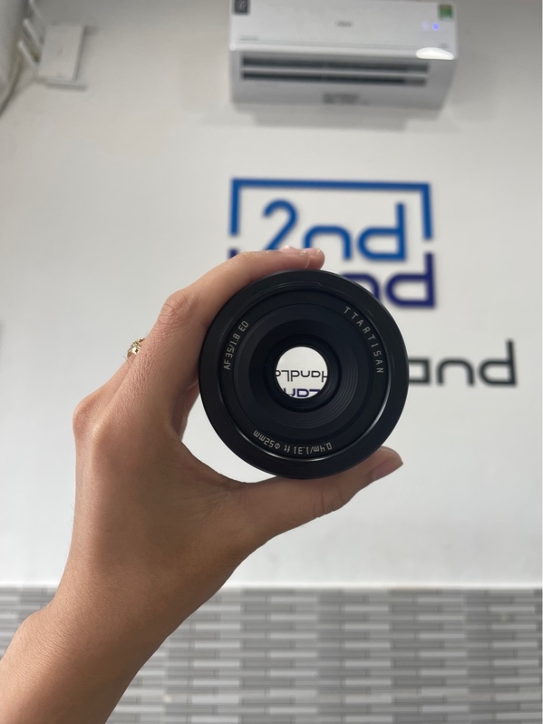 Lens TTartisan AF 35mm F1.8 II - Ngàm E sony - Màu đen - Ngoại hình: 98% - Bụi trong nhẹ - Box