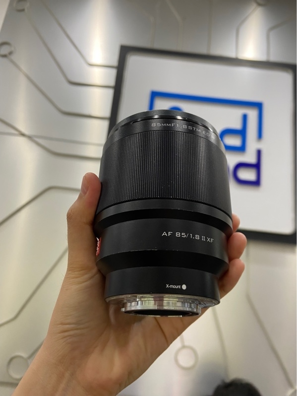 Lens Viltrox AF 85mm 1.8 II XF - Màu đen - Ngoại hình: 98% - Xước nhẹ trên kính , bụi - Body