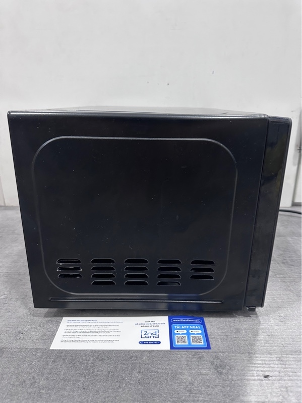 Lò vi sóng Samsung MS20A3010AL/SV 20 lít - Màu đen - Ngoại hình 97% - Trầy tróc lớp sơn bên trong, dơ, mất 1 đệm chân (nên đứng bị bập bênh) Móp 1 góc - Kèm đĩa thủy tinh + Trục xoay