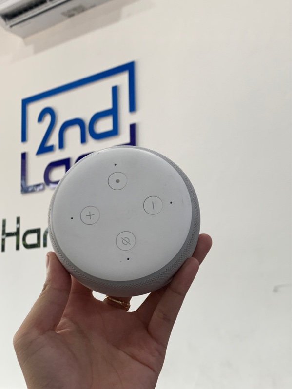 Loa Amazon echo dot 3 36ebt3 - Màu trắng - Ngoại hình: 97% - Ố, cấn trầy - Kèm sạc