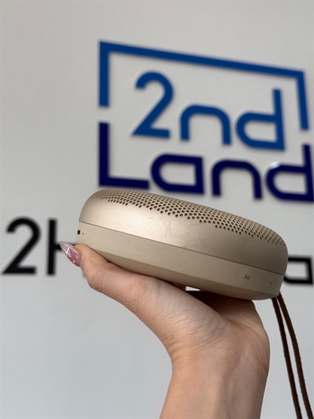 Loa Beosound A1 2nd - Màu be - 97% - Trày, cấn 3
