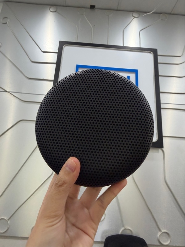 Loa Bluetooth di động Bang&Olufsen Beoplay A1 Gen1 - Màu đen - Ngoại hình: 97% - Rep - Kèm Box - Không bảo hành