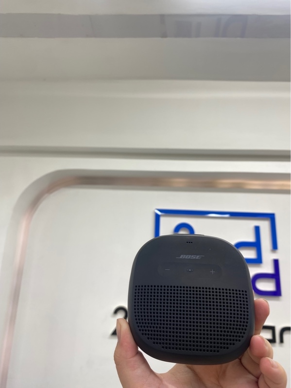 Loa bluetooth di động Bose SoundLink Micro - Màu đen - Ngoại hình 98% - Body
