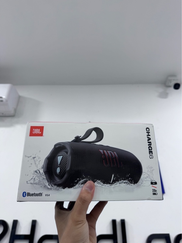 Loa Bluetooth JBL Charge 6 - Màu đen - Newseal