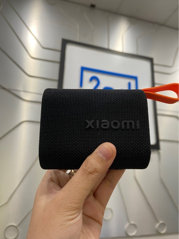 Loa Bluetooth Xiaomi Sound Pocket 5W - Màu đen - Ngoại hình: 97% - Rơi 2 chân - Kèm Box