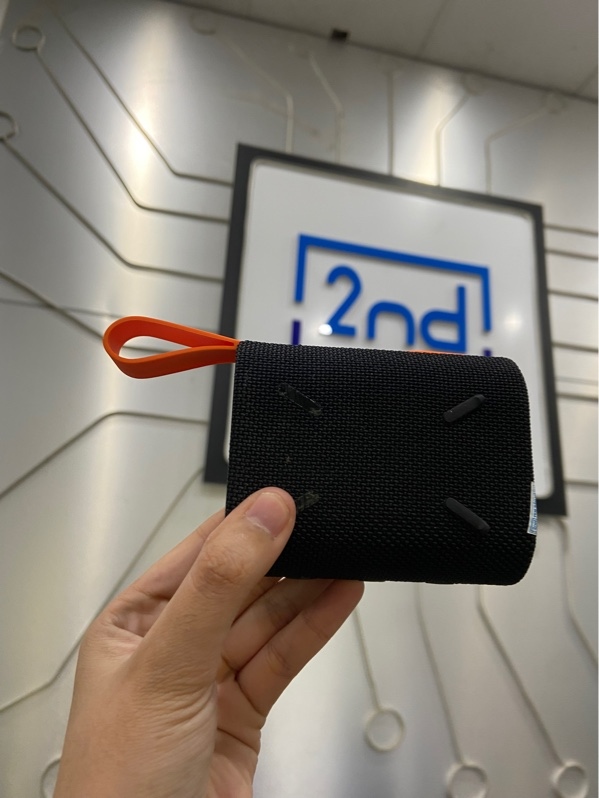 Loa Bluetooth Xiaomi Sound Pocket 5W - Màu đen - Ngoại hình: 97% - Rơi 2 chân - Kèm Box
