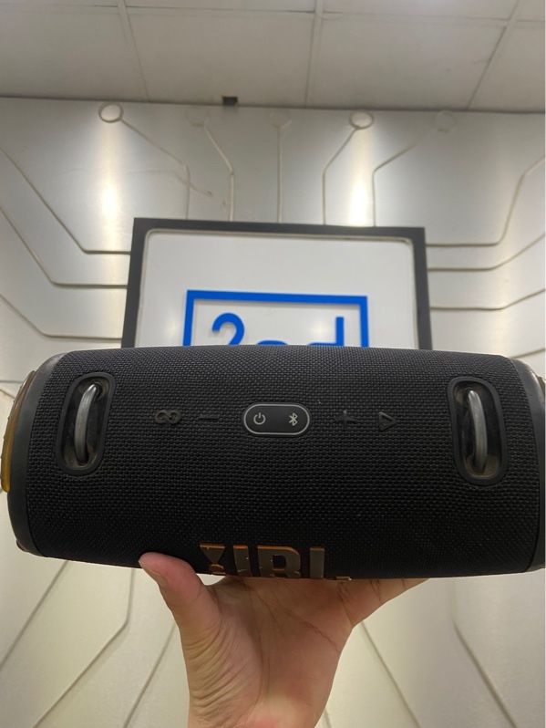 Loa di động JBL Xtreme 3 - Màu đen - Ngoại hình: 97% - Trầy cấn xước, chân cao su tróc - Body