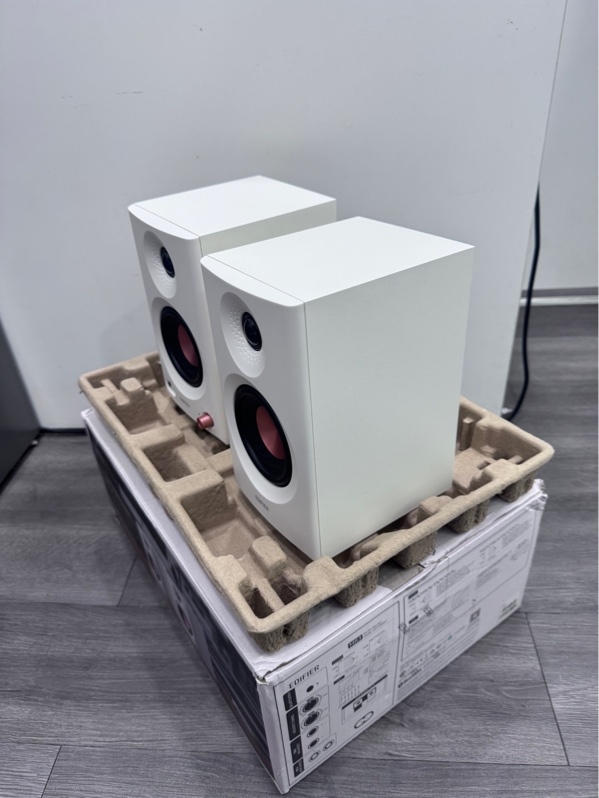 Loa Edifier MR3 - Màu trắng - Ngoại hình 97,5% - ố vàng - Fullbox