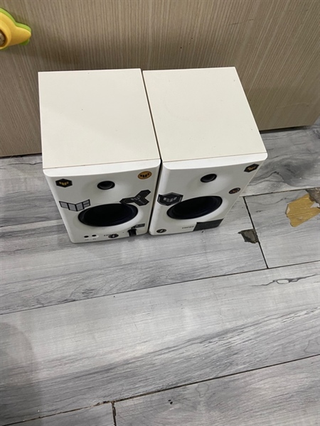 Loa Edifier MR4 - Màu trắng - Ngoại hình: 98% - Ố nhẹ - Kèm dây 3.5-rca, dây nối loa 1