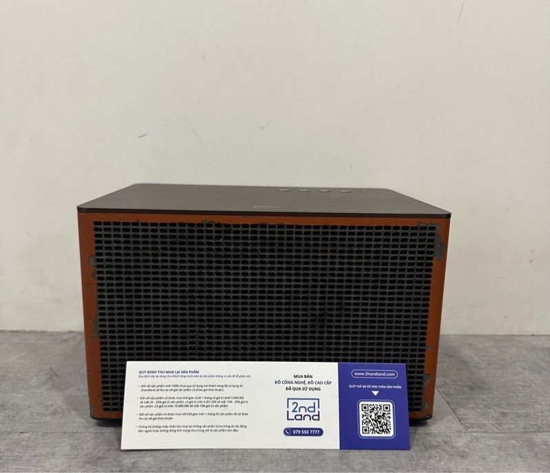 Loa Geneva Acustica Lounge - Màu nâu - Ngoại hình 97% - Trầy bong da, nút nguồn lờn nhẹ - Kèm nguồn