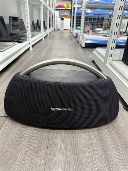 Loa Harman Kardon Goplay 2 - Màu đen - Ngoại hình 97% - Hở , mất hết đế cao su - Kèm sạc