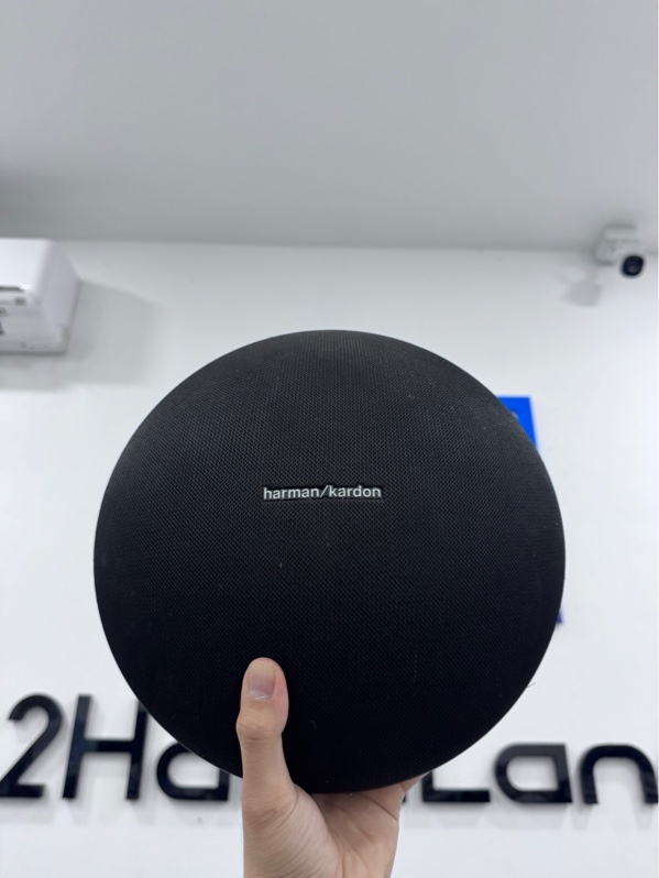Loa Harman Kardon Onyx studio 3 - Màu đen - Ngoại hình 97% - Trầy xước - Kèm nguồn