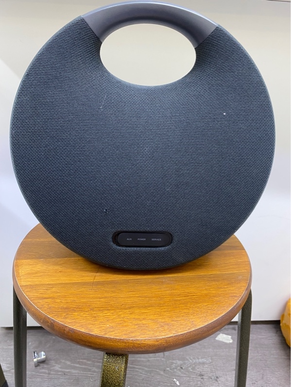 Loa Harman Kardon Onyx Studio 6 - Màu đen - Ngoại hình 97% - Kèm sạc
