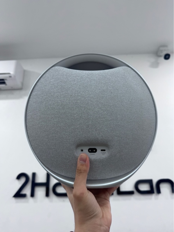 Loa Harman Kardon Onyx Studio 9 - Màu bạc - Ngoại hình 98% - Fullbox
