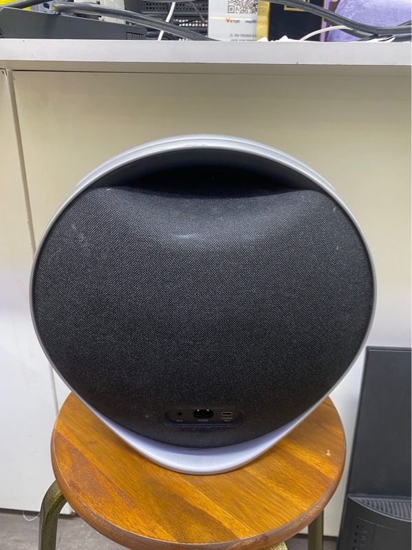 Loa Harman Kardon Onyx Studio 9 - Màu đen - Ngoại hình 97% - trầy cấn nhẹ - Body