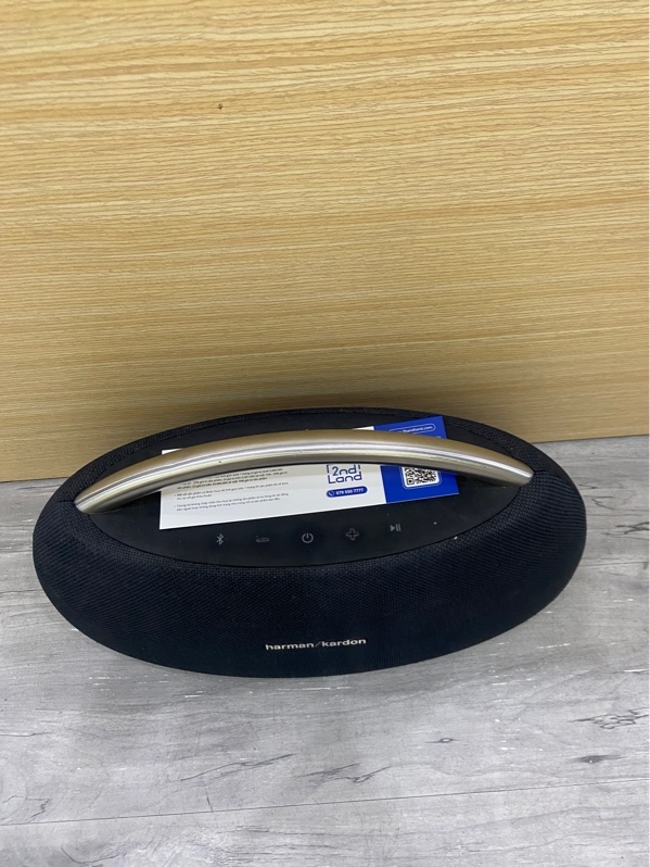 Loa HK Go Play - Màu đen - Ngoại hình: 97% - mất cao su chân - Kèm sạc