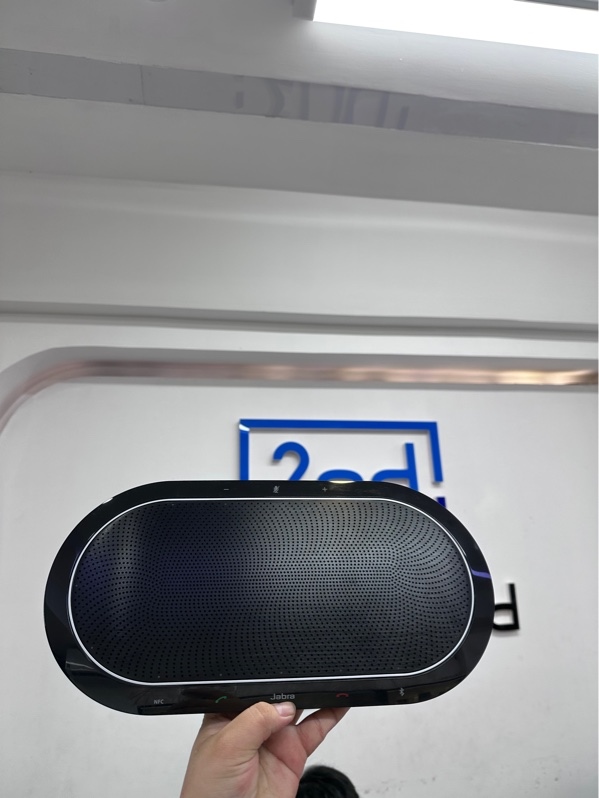 Loa hội nghị Jabra Speak 810 - Màu đen - Ngoại hình 97% - Tẹt loa nhấn nút tăng âm lượng - Kèm nguồn