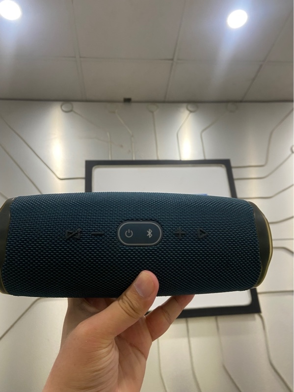 Loa JBL Charge 4 - Màu xanh - Ngoại hình: 97% - Ố nhiều, trầy - Body