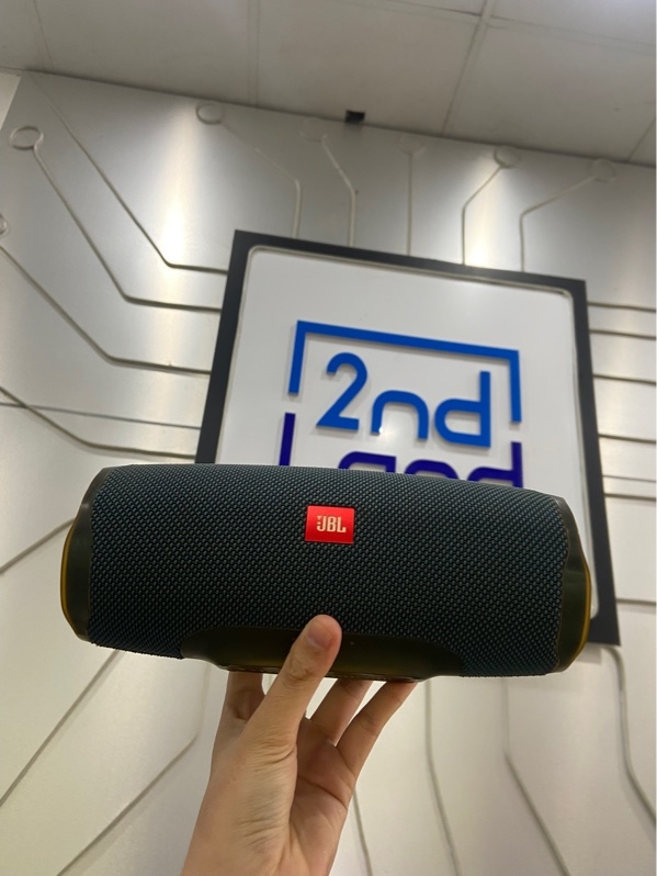 Loa JBL Charge 4 - Màu xanh - Ngoại hình: 97% - Tróc sơn + xước - Body