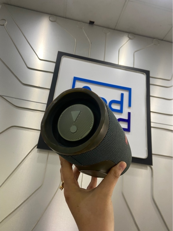 Loa JBL Charge 4 - Màu xanh - Ngoại hình: 97% - Tróc sơn + xước - Body