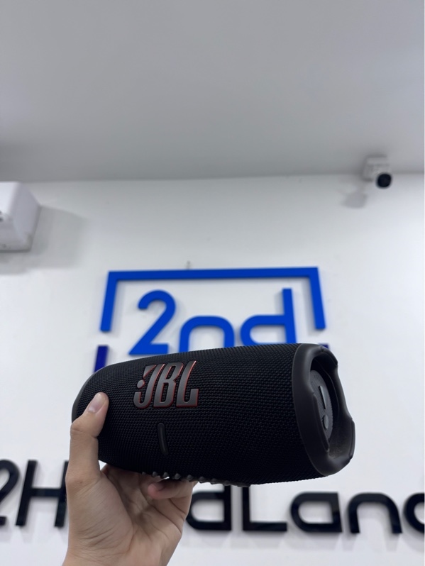 Loa JBL Charge 5 - Màu đen - Công suất 40w - Ngoại hình 97,5% - Kèm sạc linh kiện