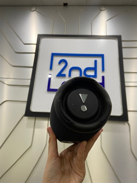 Loa JBL Charge 5 - Màu đen - Ngoại hình: 97% - Logo trầy, chân mất đế cao su - Body 1