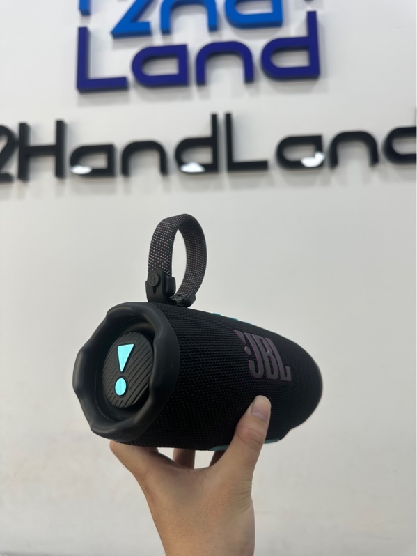 Loa JBL Charge 6 - 65W - Màu đen - Ngoại hình 98% - Quai xách bung mất 1 nút - Kèm túi đựng