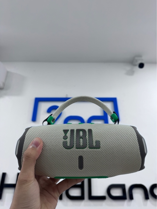 Loa JBL Charge 6 - Màu xám - Ngoại hình 97,5% - Phía trên có vết ố vàng nhẹ - Body