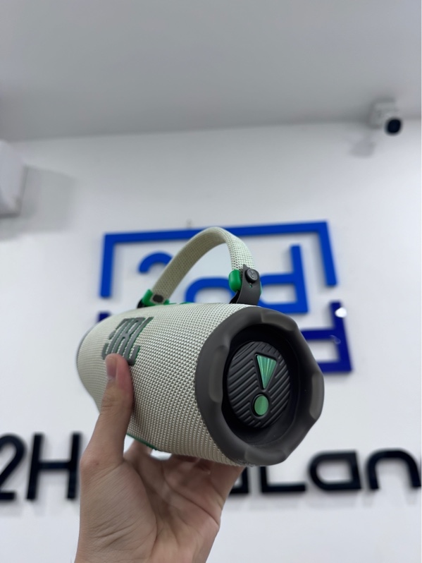 Loa JBL Charge 6 - Màu xám - Ngoại hình 97,5% - Phía trên có vết ố vàng nhẹ - Body