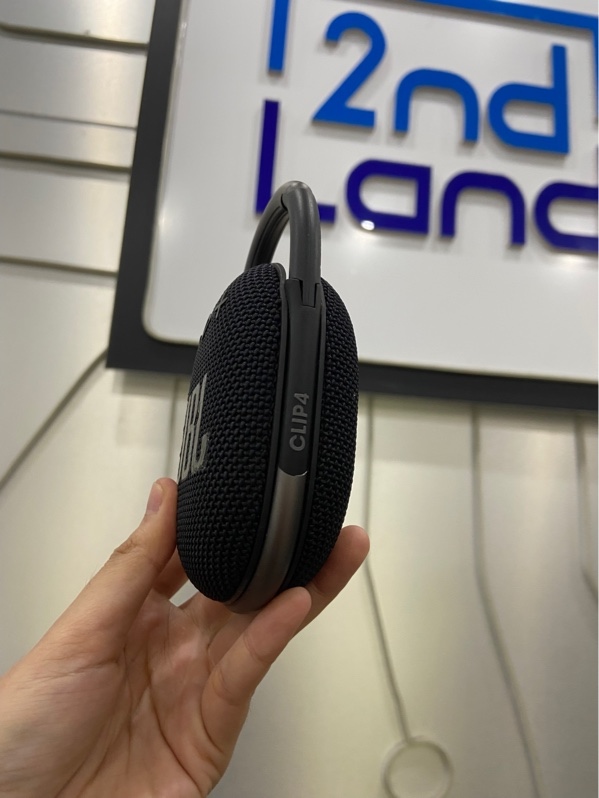 Loa JBL Clip 4 - Màu đen - Ngoại hình: 97% - Mất chữ cao su mặt trước và sau - Body