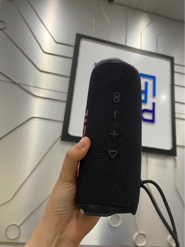 Loa JBL Flip 6 - Màu đen - Ngoại hình: 97% - Trầy sơn cấn góc khá nhiều - Body