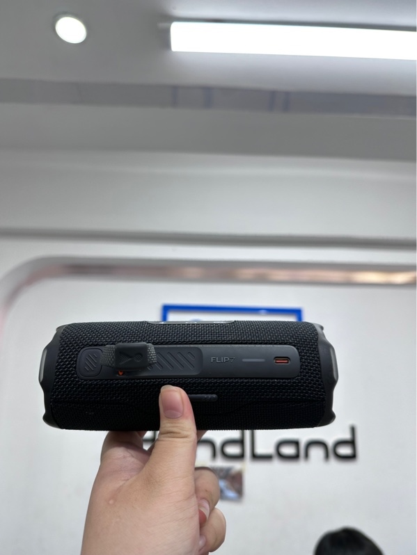 Loa JBL Flip 7 - Màu đen - Ngoại hình 97.5% - Hở đệm cao su nhẹ - Fullbox