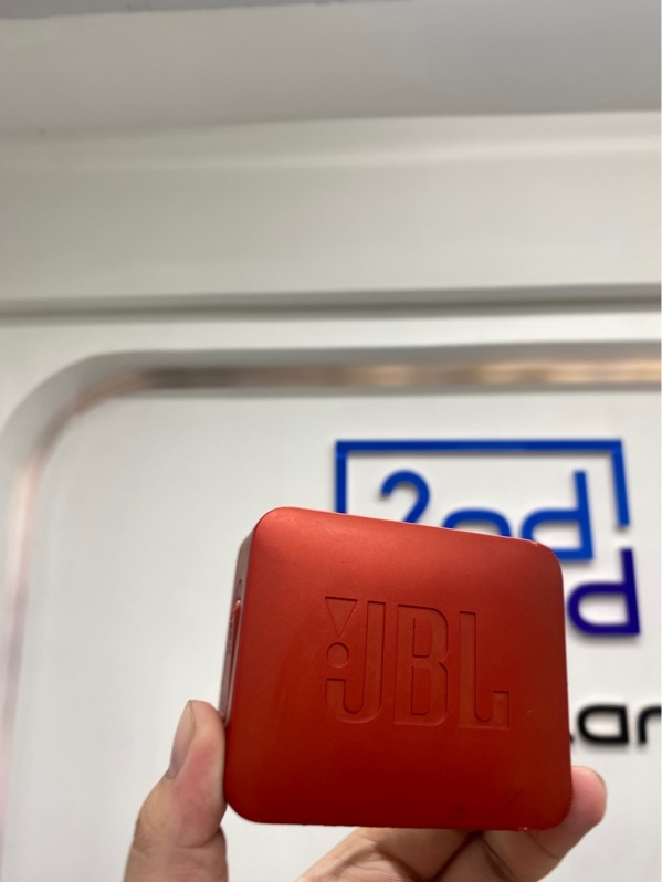Loa JBL Go 2 - Màu đỏ - Ngoại hình 97% - Bung nắp cổng sạc - Body