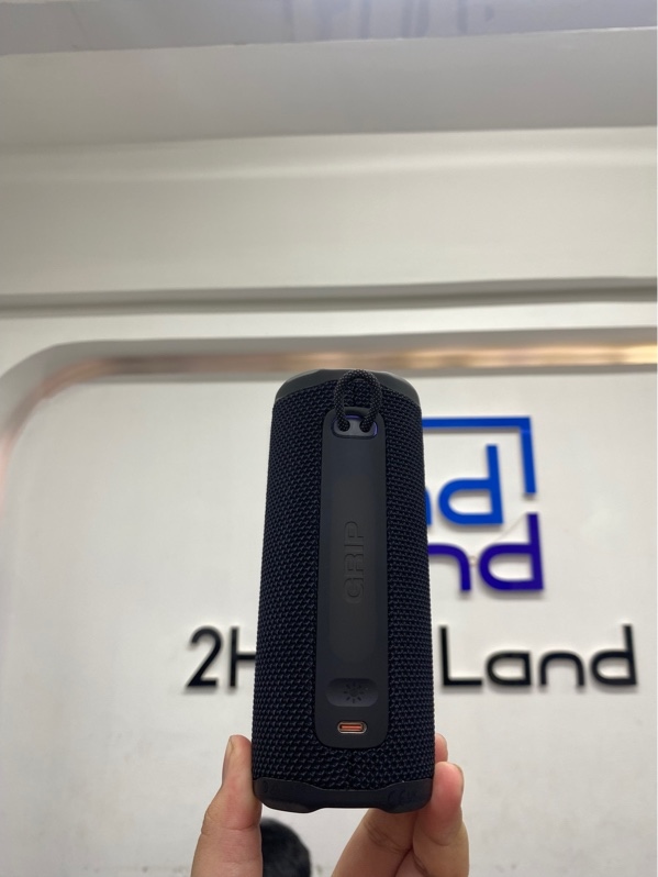 Loa JBL Grip - Màu đen - Ngoại hình 98% - Kèm box - Còn BH đến 6/5/2027