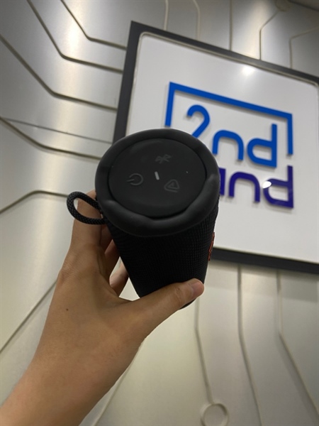 Loa JBL Grip - Màu đen - Ngoại hình: 99% - Kèm dây sạc 1