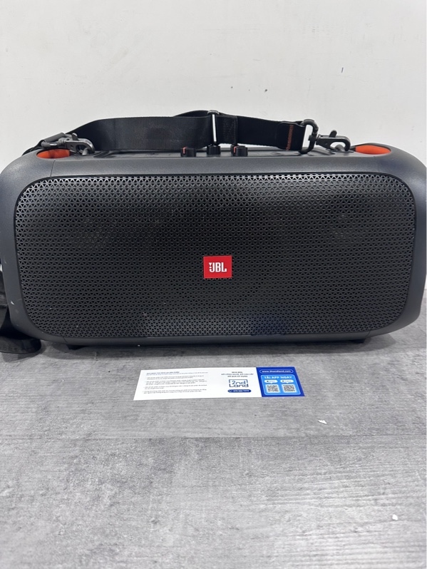 Loa JBL Partybox On the go 1 - 100W RMS - Màu đen - Ngoại hình 97% - Kèm 2 mic + dây đeo + dây sạc